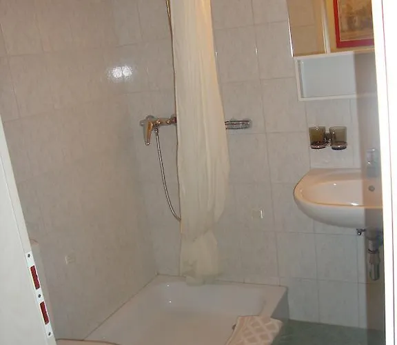 贝拉维斯塔岩洞酒店 2*